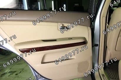 Тюнинг боковой двери в автомобиле Lexus RX330: светлая кожа, красное дерево Тюнинг двери Lexus RX330: светлая кожа, красное дерево
